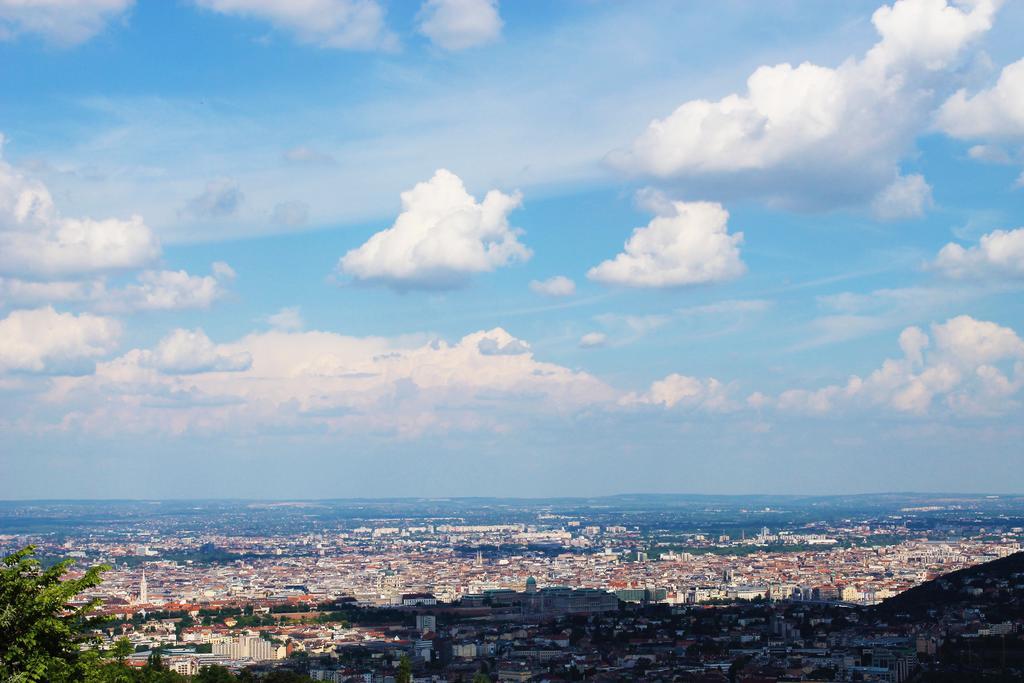 Best View Small House Free Parking Self Check-In Budapest Bagian luar foto